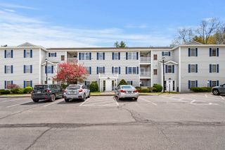 4 Crestview Cir Unit 100, Londonderry, NH 03053