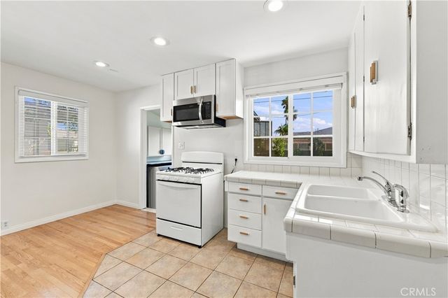 8326 Barnsley Avenue, Los Angeles, CA 90045