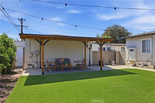 8326 Barnsley Avenue, Los Angeles, CA 90045