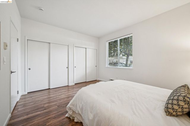 91 Marina Lakes Dr, Richmond, CA 94804