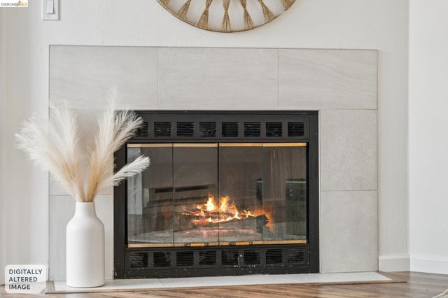 91 Marina Lakes Dr, Richmond, CA 94804