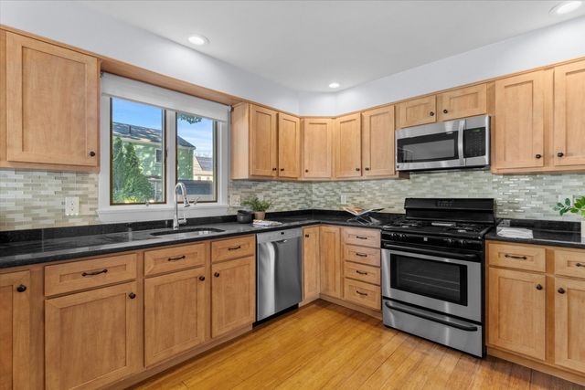 40 Granfield Ave 40, Boston, MA 02131