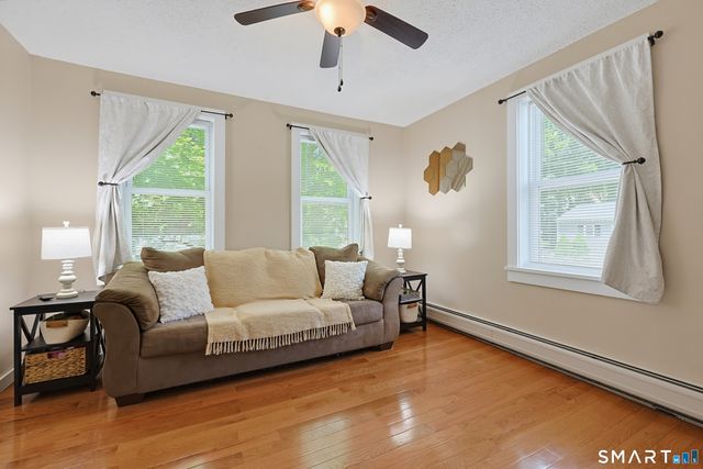 9 Hickory Street, Norwich, CT 06360
