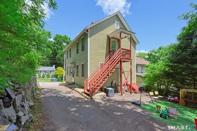 9 Hickory Street, Norwich, CT 06360
