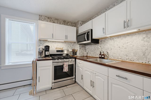 9 Hickory Street, Norwich, CT 06360