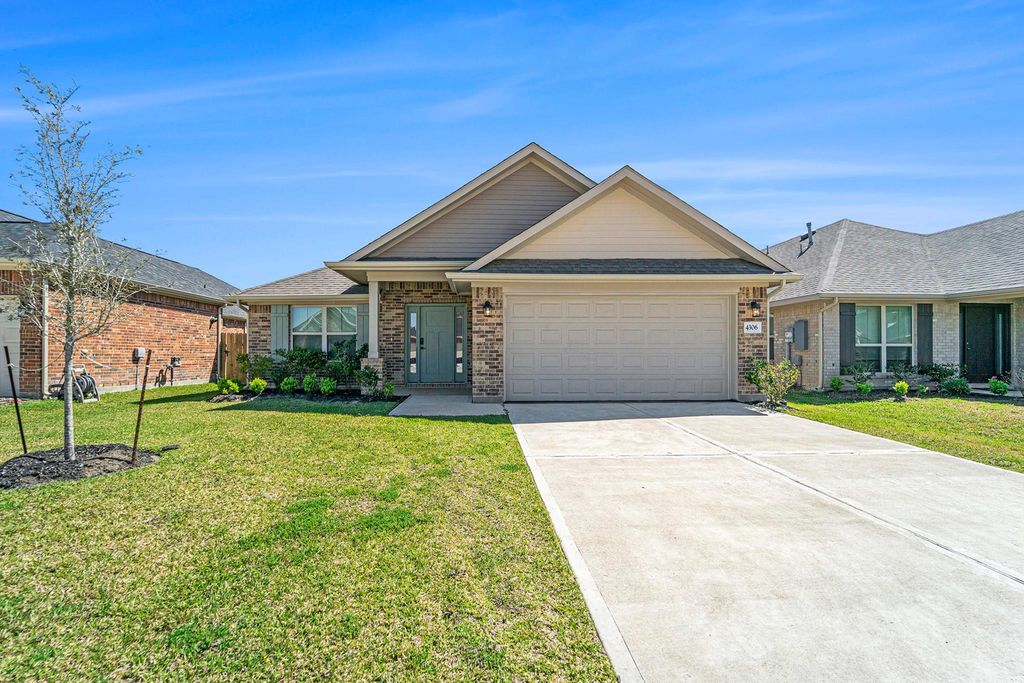 4306 Chadwick Rd Road, Texas City, TX 77591