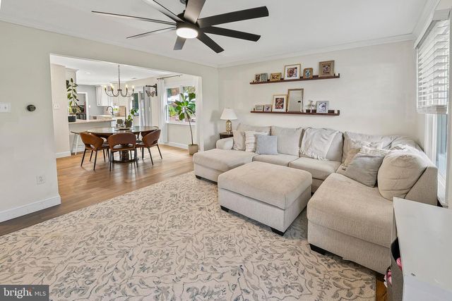 12 CHAMPAGNE CT, Swedesboro, NJ 08085