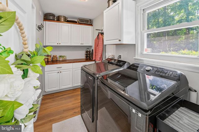 12 CHAMPAGNE CT, Swedesboro, NJ 08085