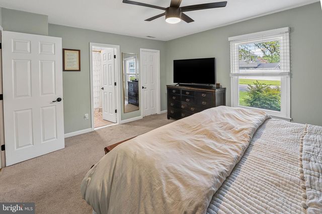 12 CHAMPAGNE CT, Swedesboro, NJ 08085