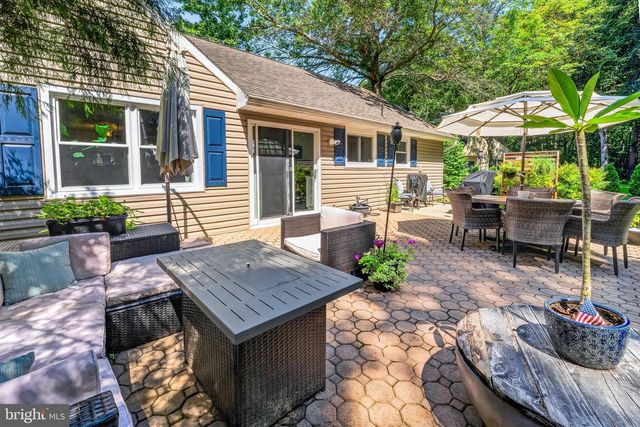 12 CHAMPAGNE CT, Swedesboro, NJ 08085