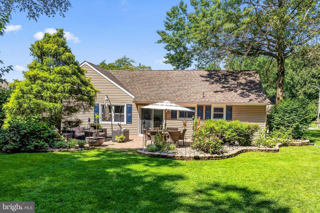 12 CHAMPAGNE CT, Swedesboro, NJ 08085