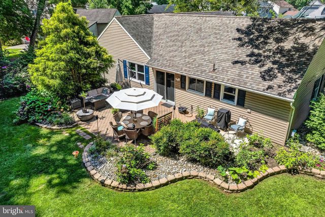 12 CHAMPAGNE CT, Swedesboro, NJ 08085