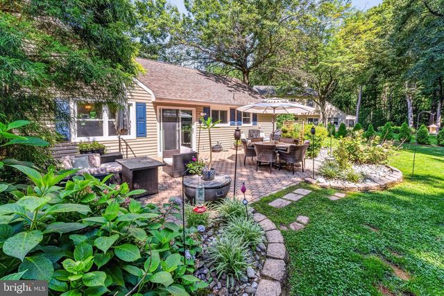 12 CHAMPAGNE CT, Swedesboro, NJ 08085