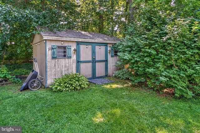 12 CHAMPAGNE CT, Swedesboro, NJ 08085