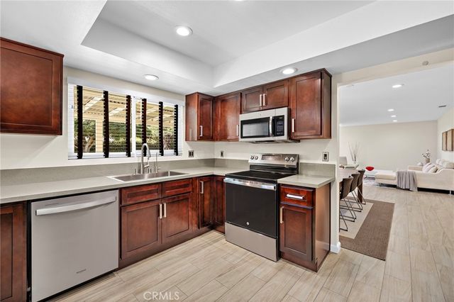 916 E Jonquil, Santa Ana, CA 92705