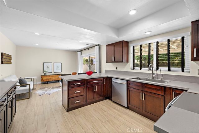 916 E Jonquil, Santa Ana, CA 92705