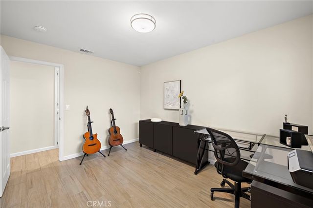 916 E Jonquil, Santa Ana, CA 92705