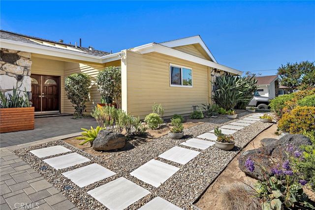 916 E Jonquil, Santa Ana, CA 92705