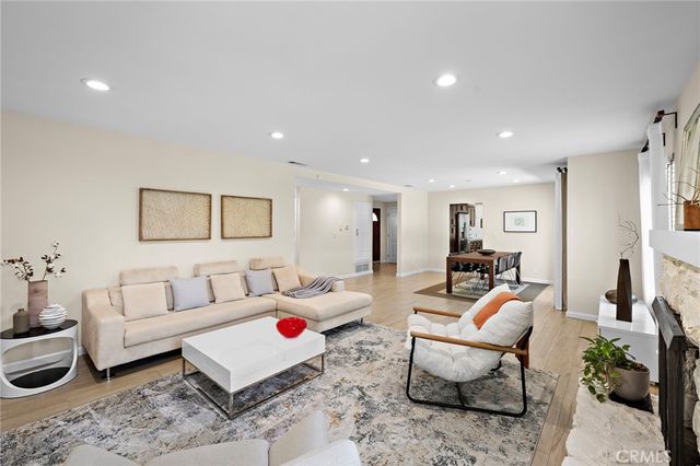 916 E Jonquil, Santa Ana, CA 92705