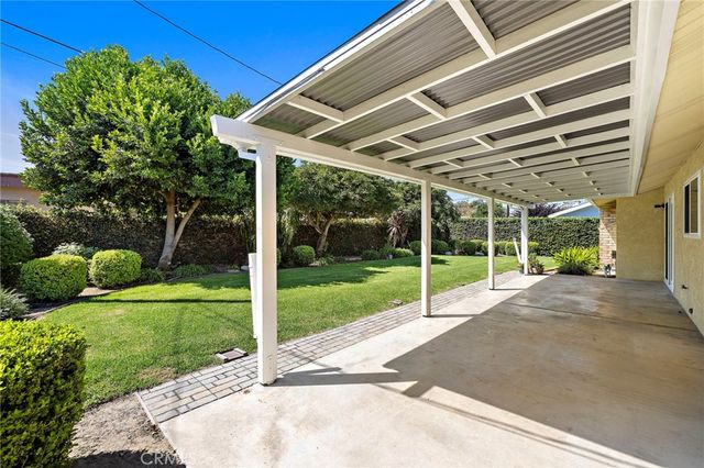 916 E Jonquil, Santa Ana, CA 92705