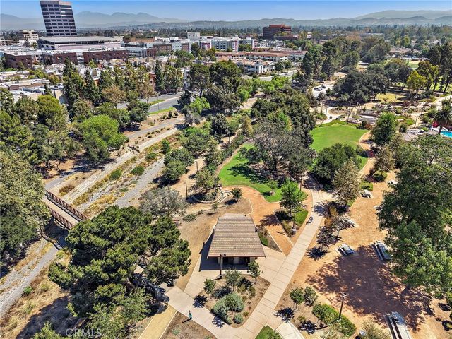 916 E Jonquil, Santa Ana, CA 92705