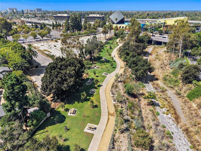 916 E Jonquil, Santa Ana, CA 92705