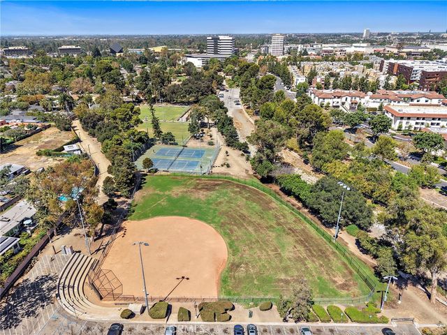 916 E Jonquil, Santa Ana, CA 92705