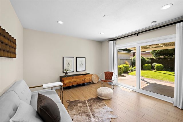 916 E Jonquil, Santa Ana, CA 92705