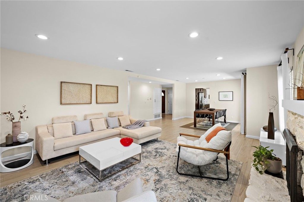 916 E Jonquil, Santa Ana, CA 92705 — photo 3