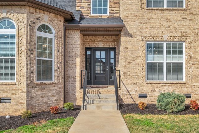 313 Clarabelle Ln, Clarksville, TN 37040