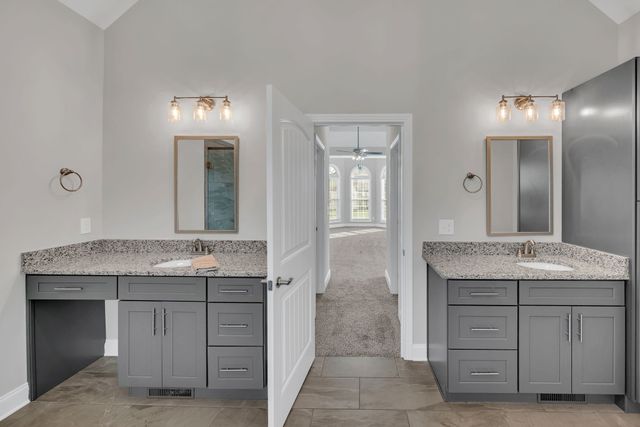 313 Clarabelle Ln, Clarksville, TN 37040