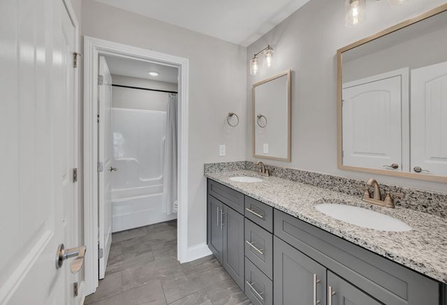 313 Clarabelle Ln, Clarksville, TN 37040