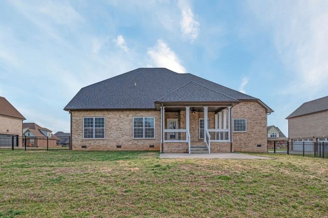 313 Clarabelle Ln, Clarksville, TN 37040