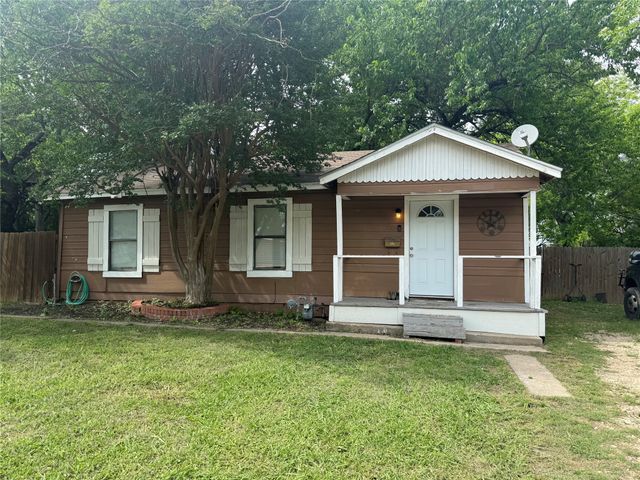 1006 Bishop Street, Commerce, TX 75428