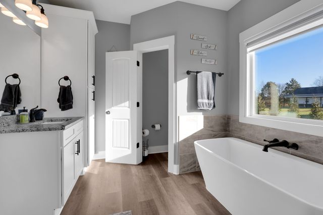 290 Maple Bend Rd, Winchester, TN 37398