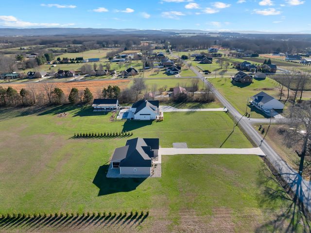 290 Maple Bend Rd, Winchester, TN 37398