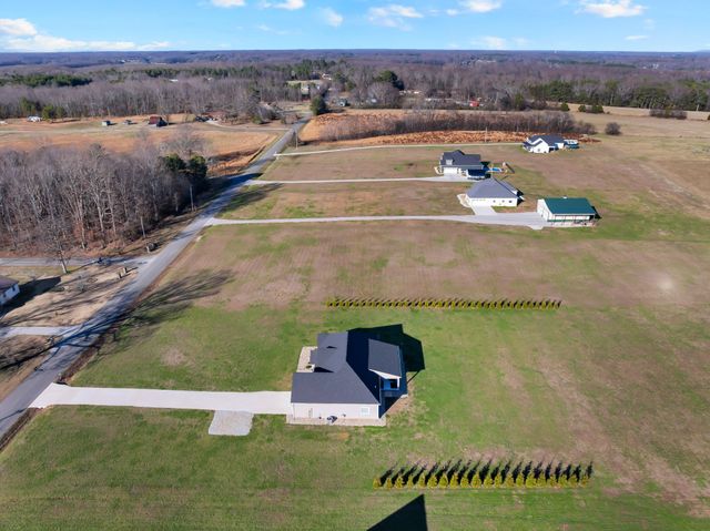 290 Maple Bend Rd, Winchester, TN 37398