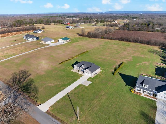 290 Maple Bend Rd, Winchester, TN 37398