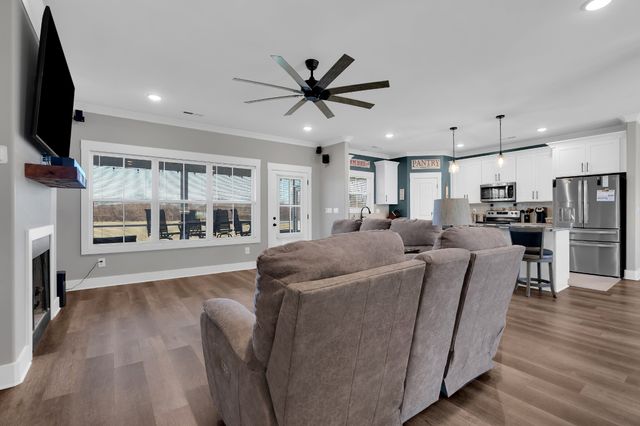 290 Maple Bend Rd, Winchester, TN 37398