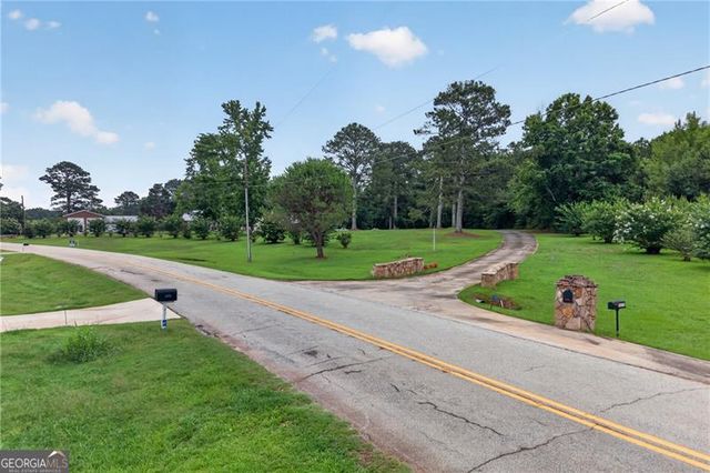 1378 Amber Stapp Studdard Road, Social Circle, GA 30025