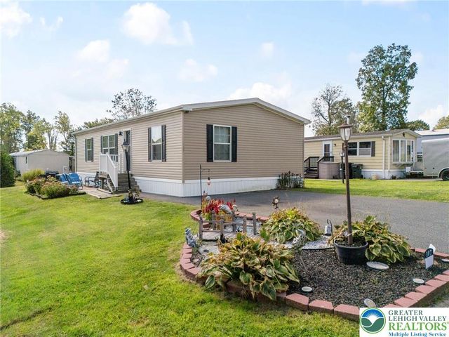 107 Haddon Drive, Longswamp Twp, PA 18062