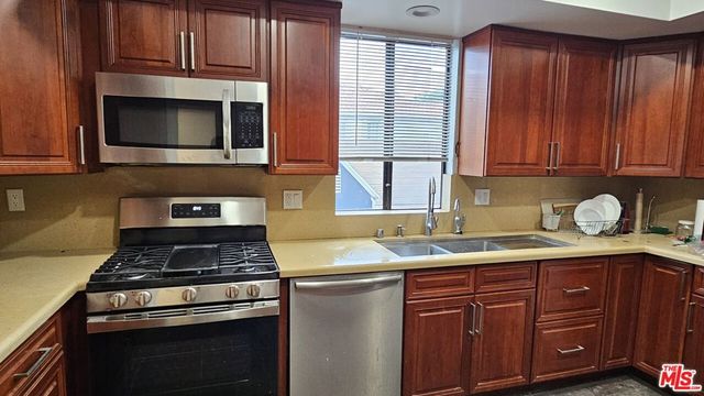 10620 Eastborne Avenue 202, Los Angeles, CA 90024