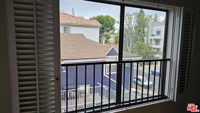 10620 Eastborne Avenue 202, Los Angeles, CA 90024
