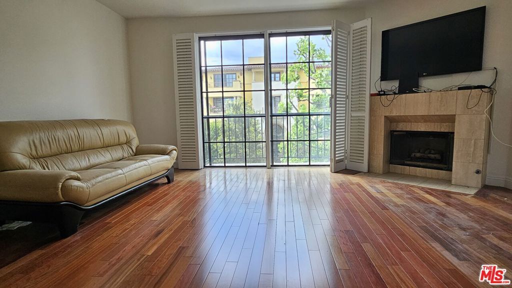 10620 Eastborne Avenue 202, Los Angeles, CA 90024