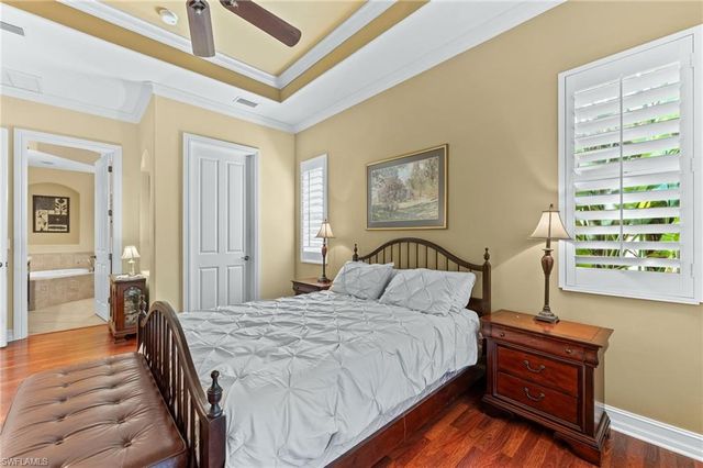 7875 Valencia CT, Naples, FL 34113