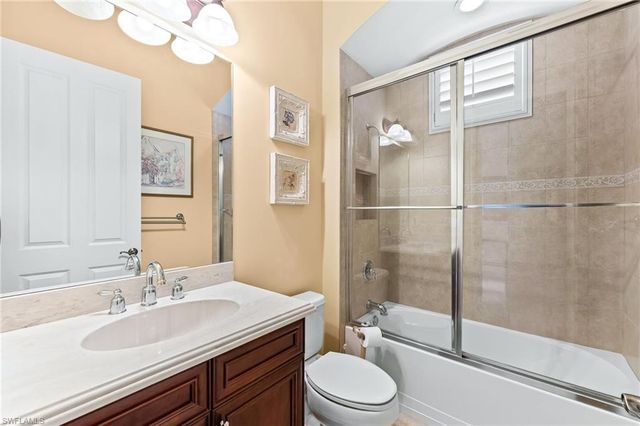 7875 Valencia CT, Naples, FL 34113