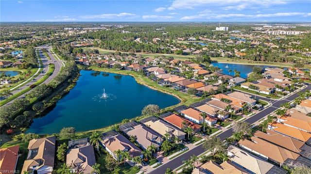 7875 Valencia CT, Naples, FL 34113