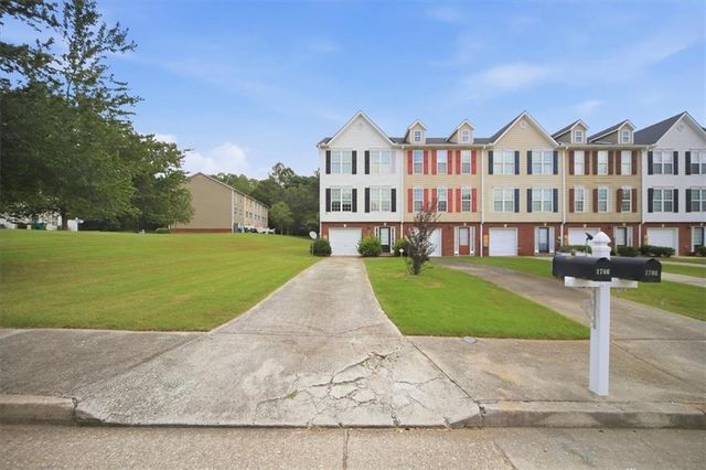 1706 Redan E, Lithonia, GA 30058