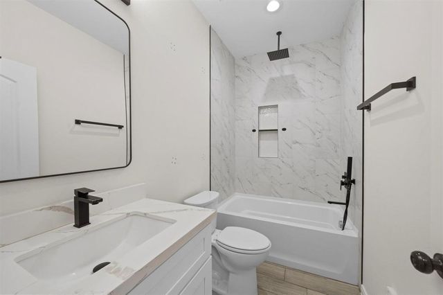 11854 E 22nd Street, Santa Fe, TX 77510