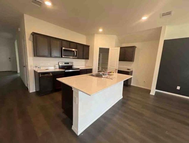 1209 Canterbury Lane, Ennis, TX 75119